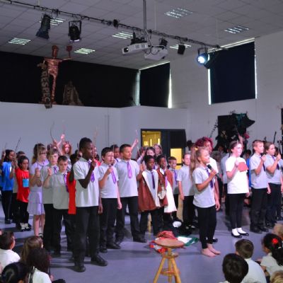 Year 6 Play (43)